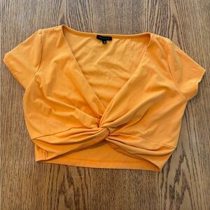 Nice crop top dynamite shirt.